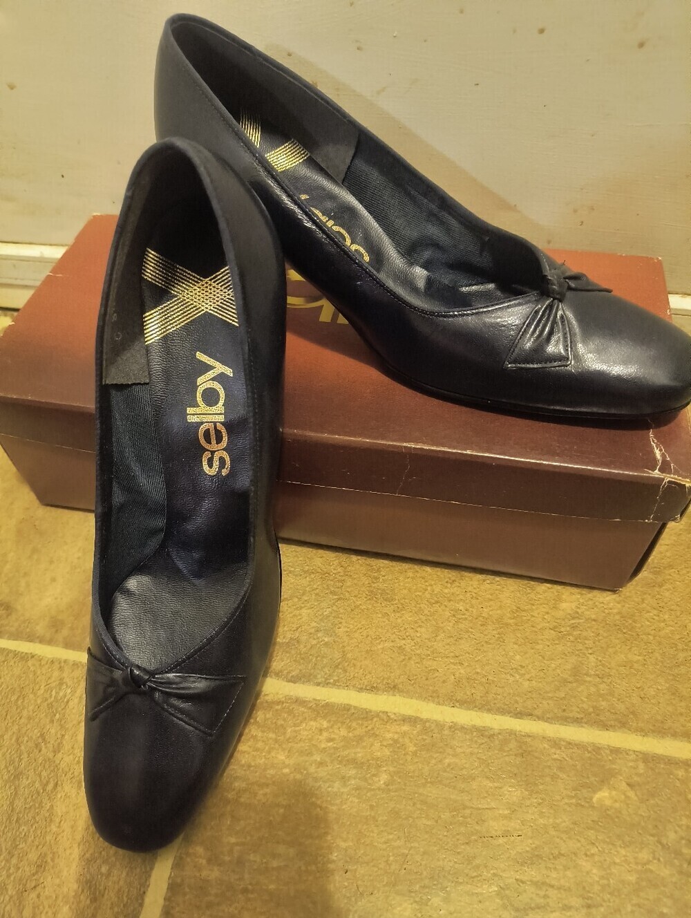 Vintage 80s 90s Selby Crystal Navy Blue Leather Pumps Bow Toe 8.5 AAAA Narrow - Picture 9 of 9